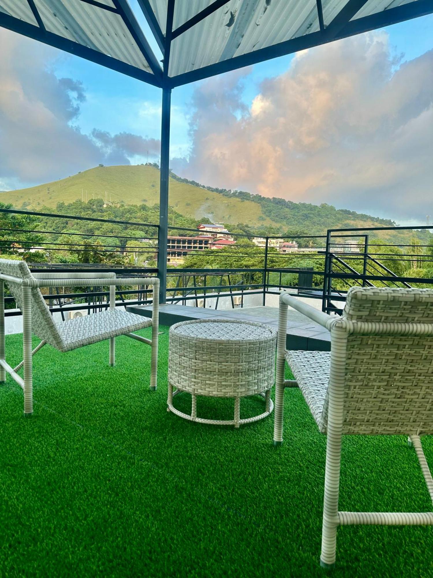 Zenvea Hotel Coron Bagian luar foto