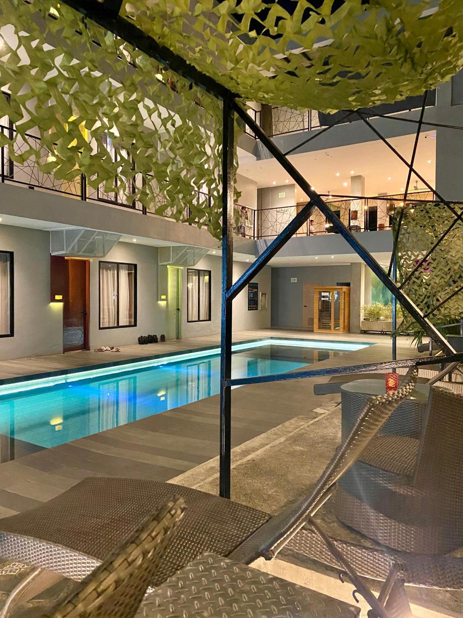 Zenvea Hotel Coron Bagian luar foto