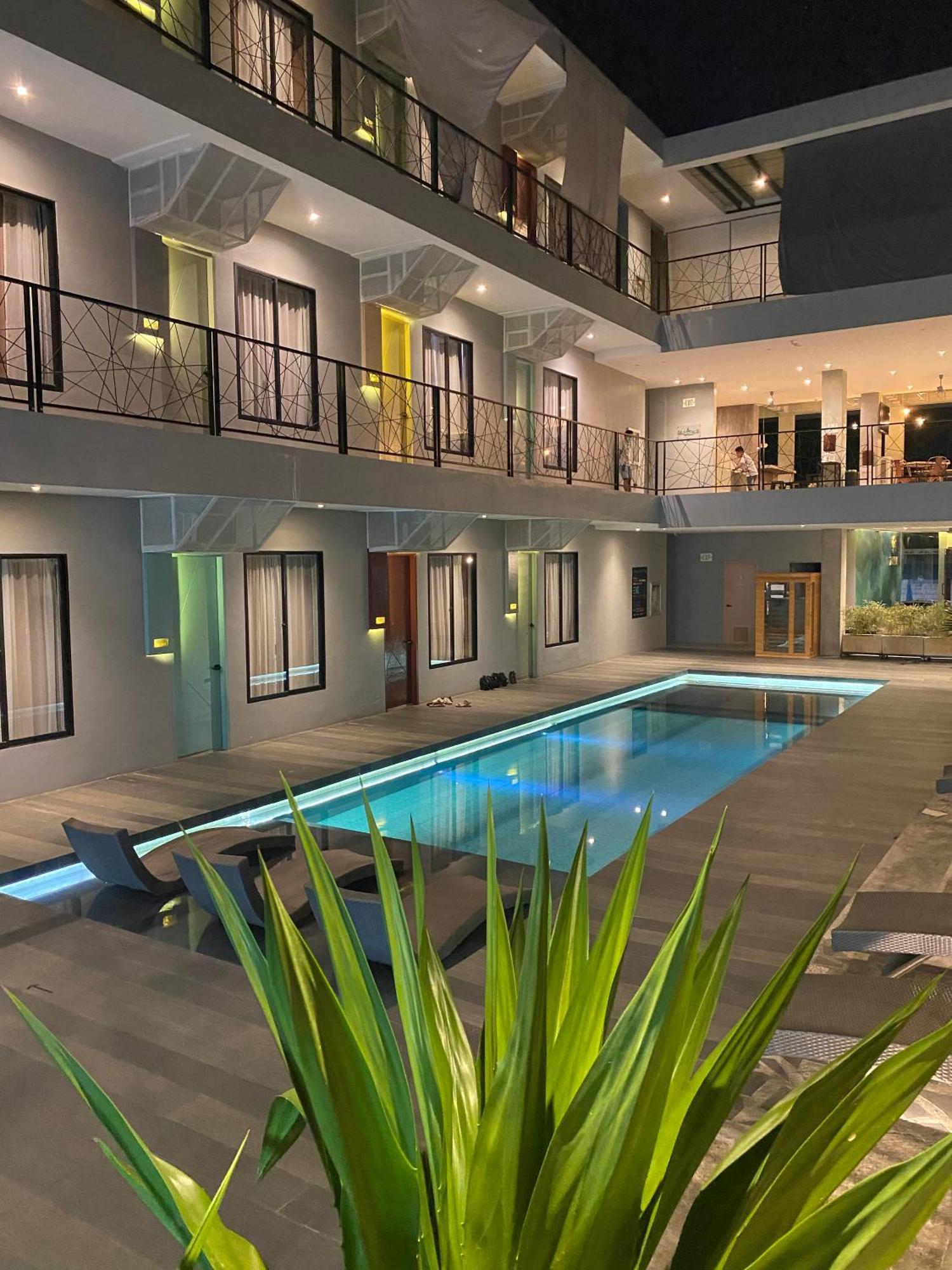 Zenvea Hotel Coron Bagian luar foto
