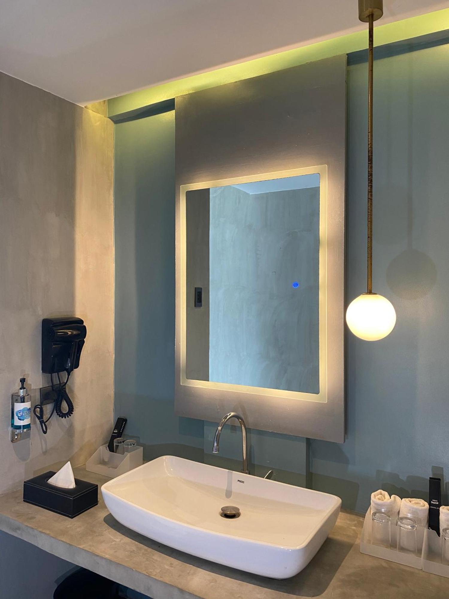 Zenvea Hotel Coron Bagian luar foto