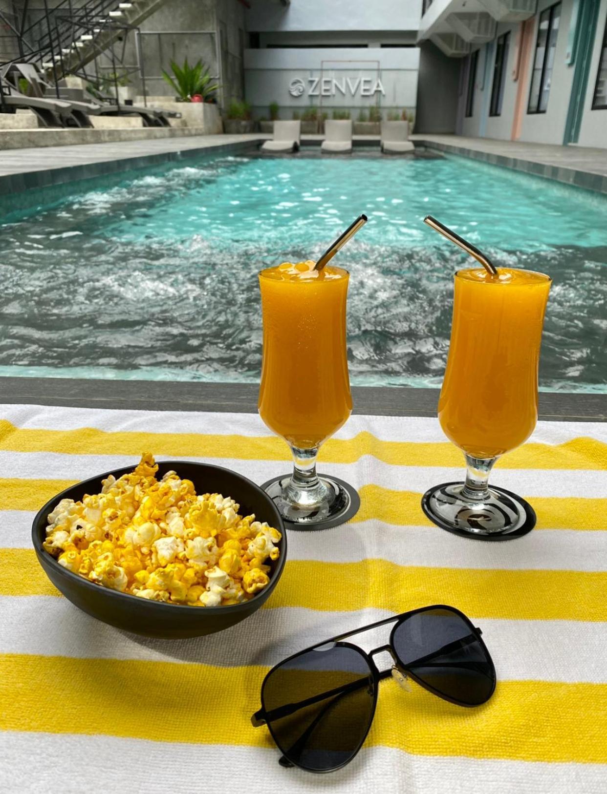 Zenvea Hotel Coron Bagian luar foto