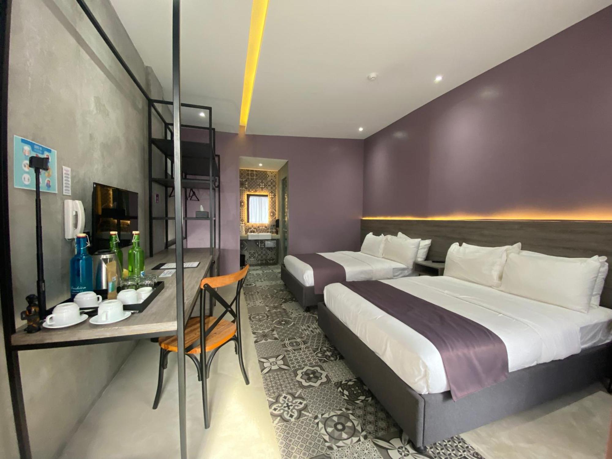 Zenvea Hotel Coron Bagian luar foto