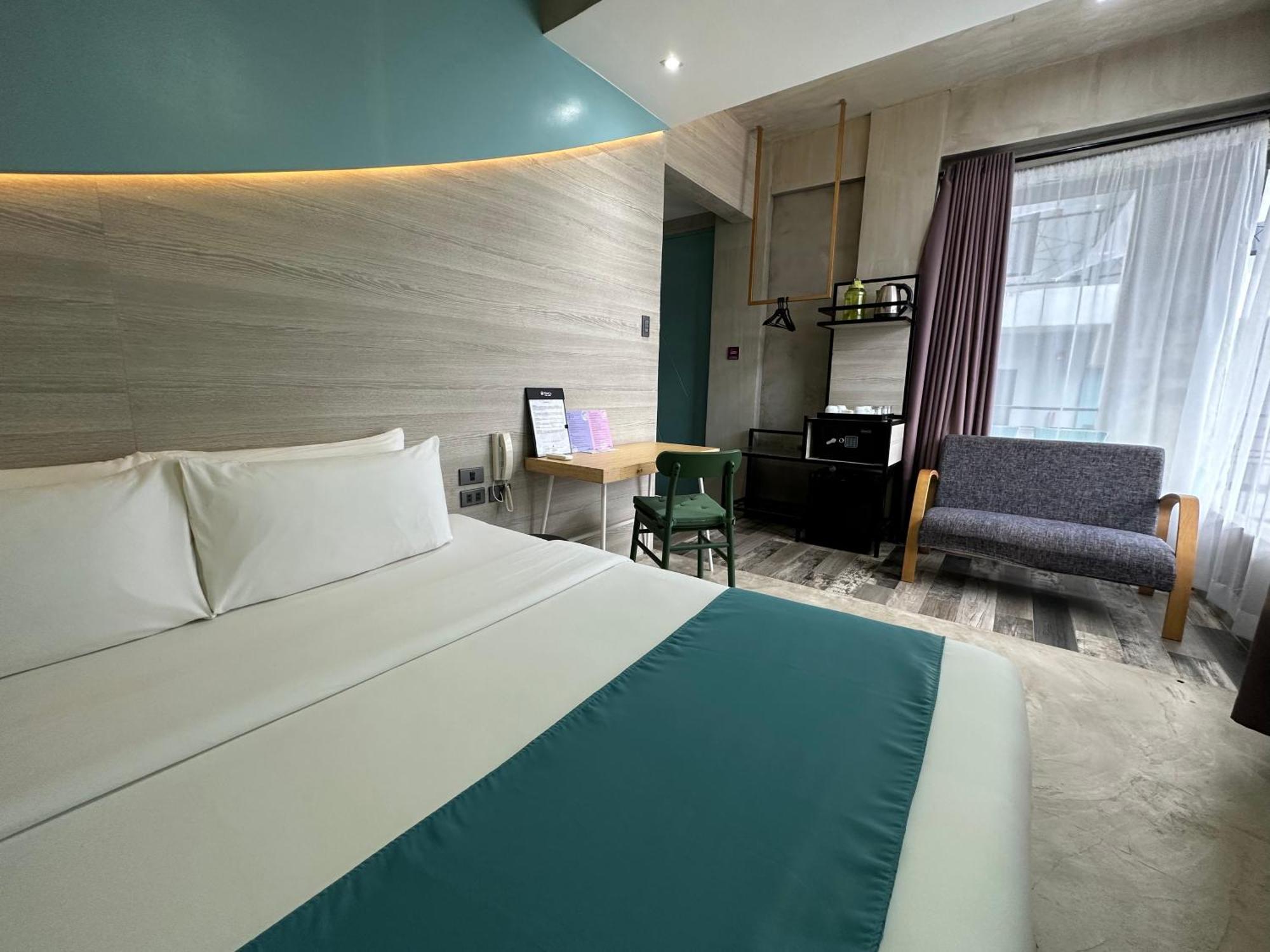 Zenvea Hotel Coron Bagian luar foto