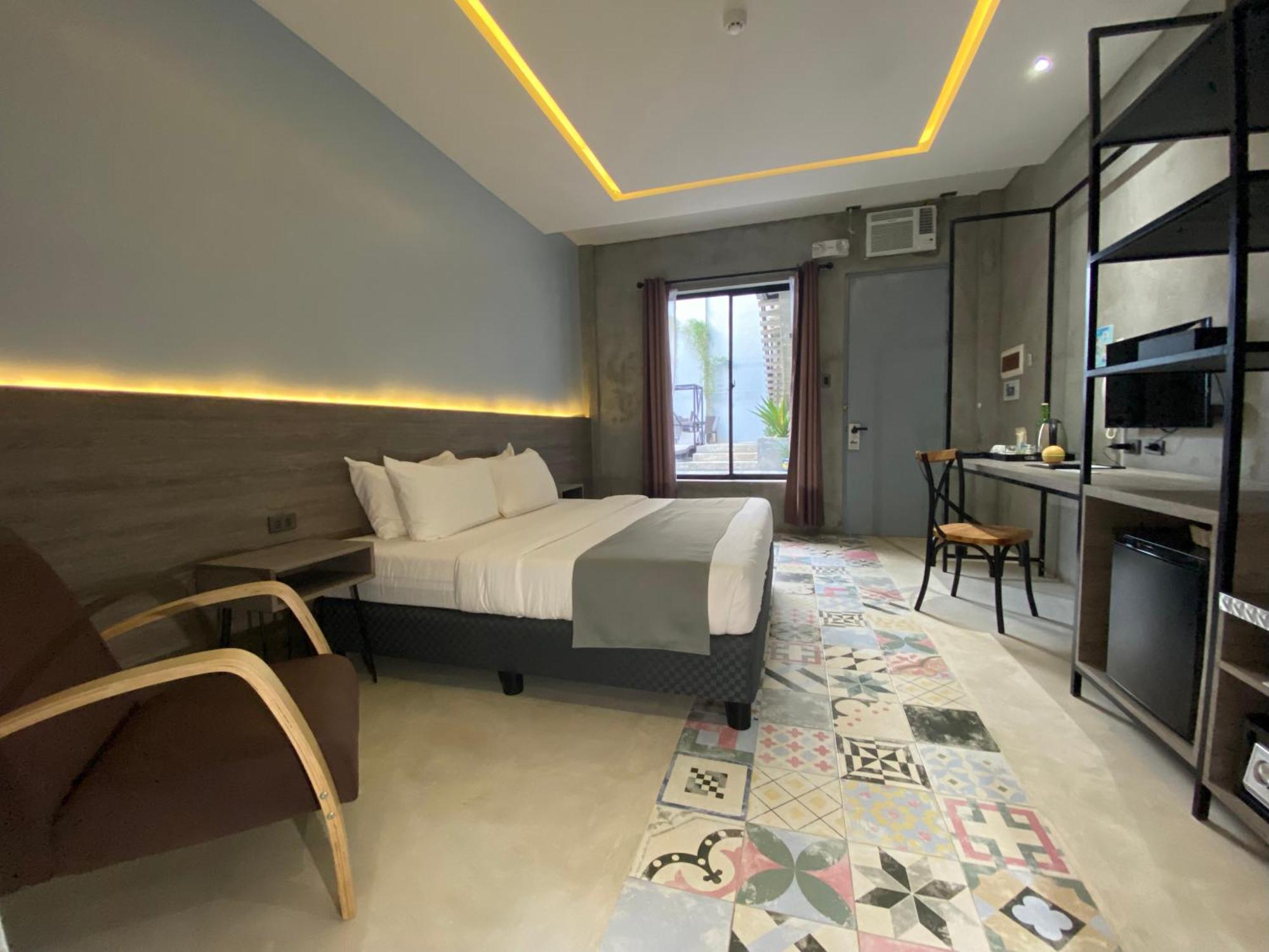 Zenvea Hotel Coron Bagian luar foto