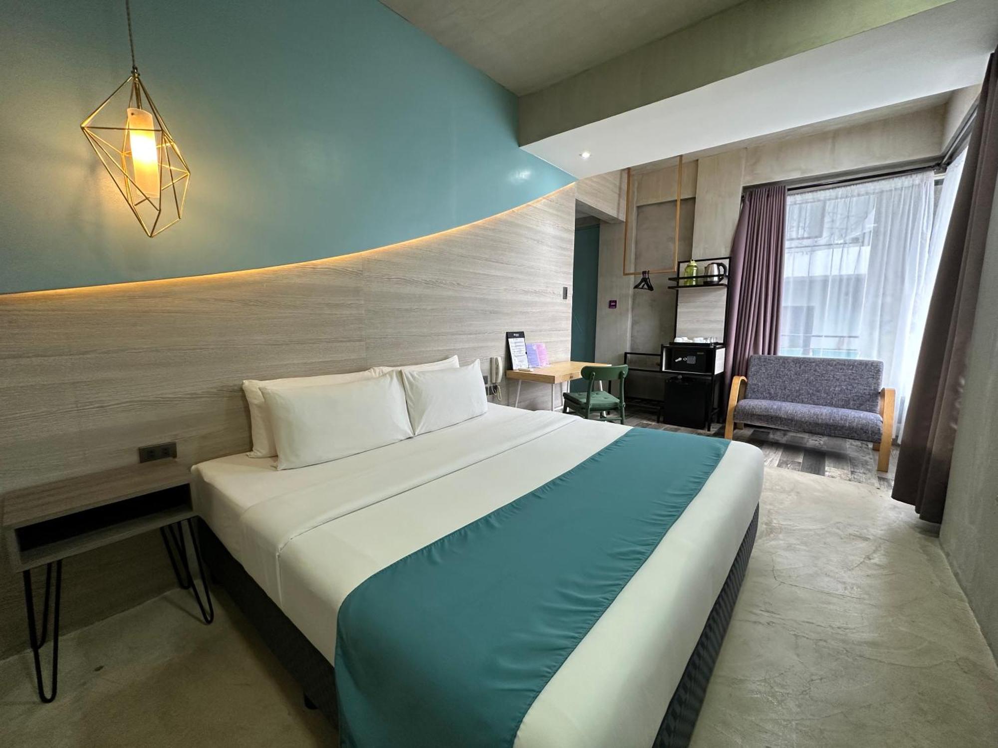 Zenvea Hotel Coron Bagian luar foto