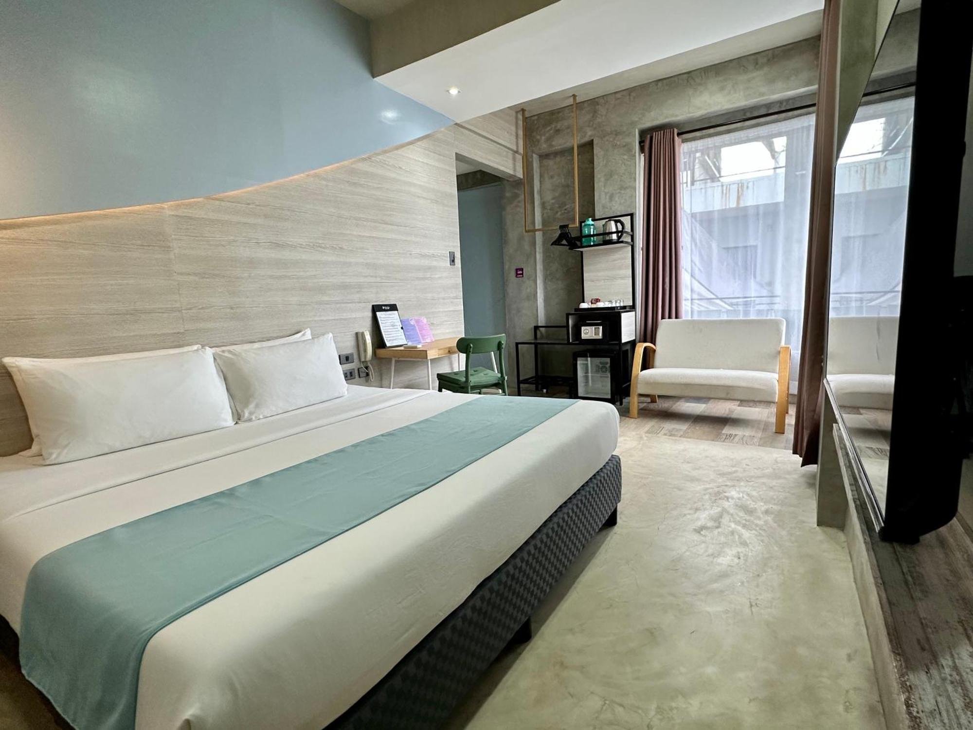 Zenvea Hotel Coron Bagian luar foto