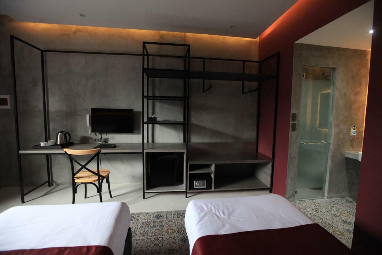 Zenvea Hotel Coron Bagian luar foto