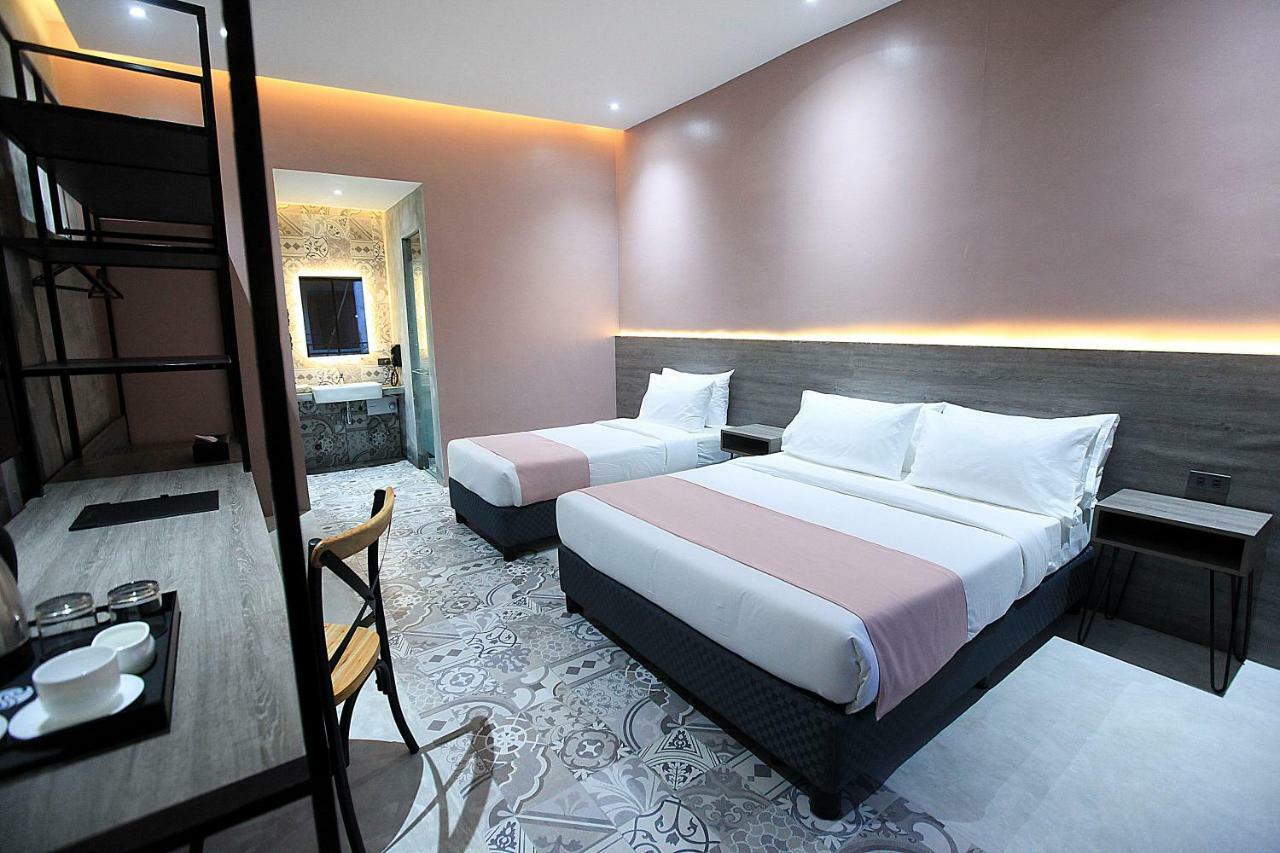 Zenvea Hotel Coron Bagian luar foto