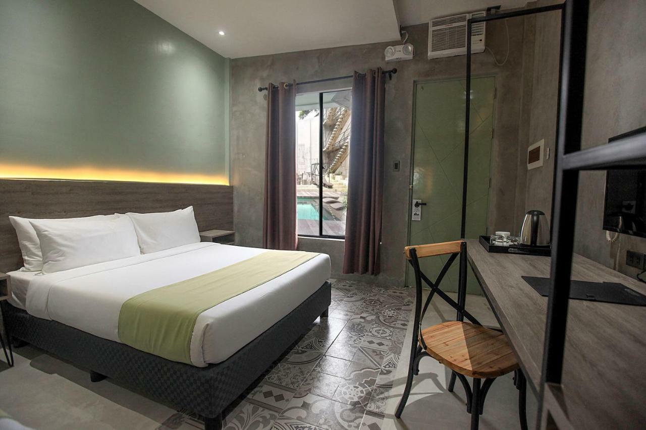 Zenvea Hotel Coron Bagian luar foto