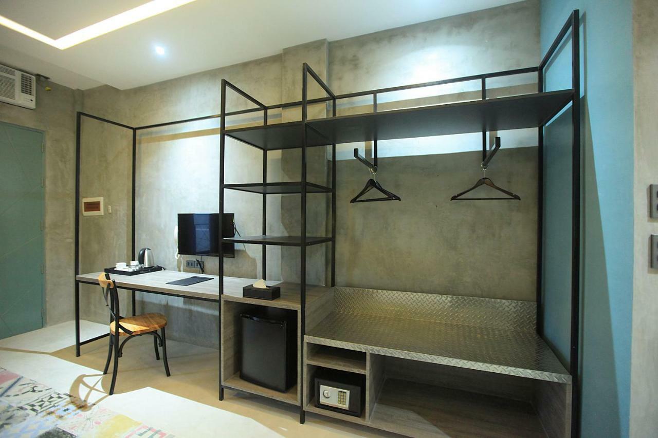 Zenvea Hotel Coron Bagian luar foto