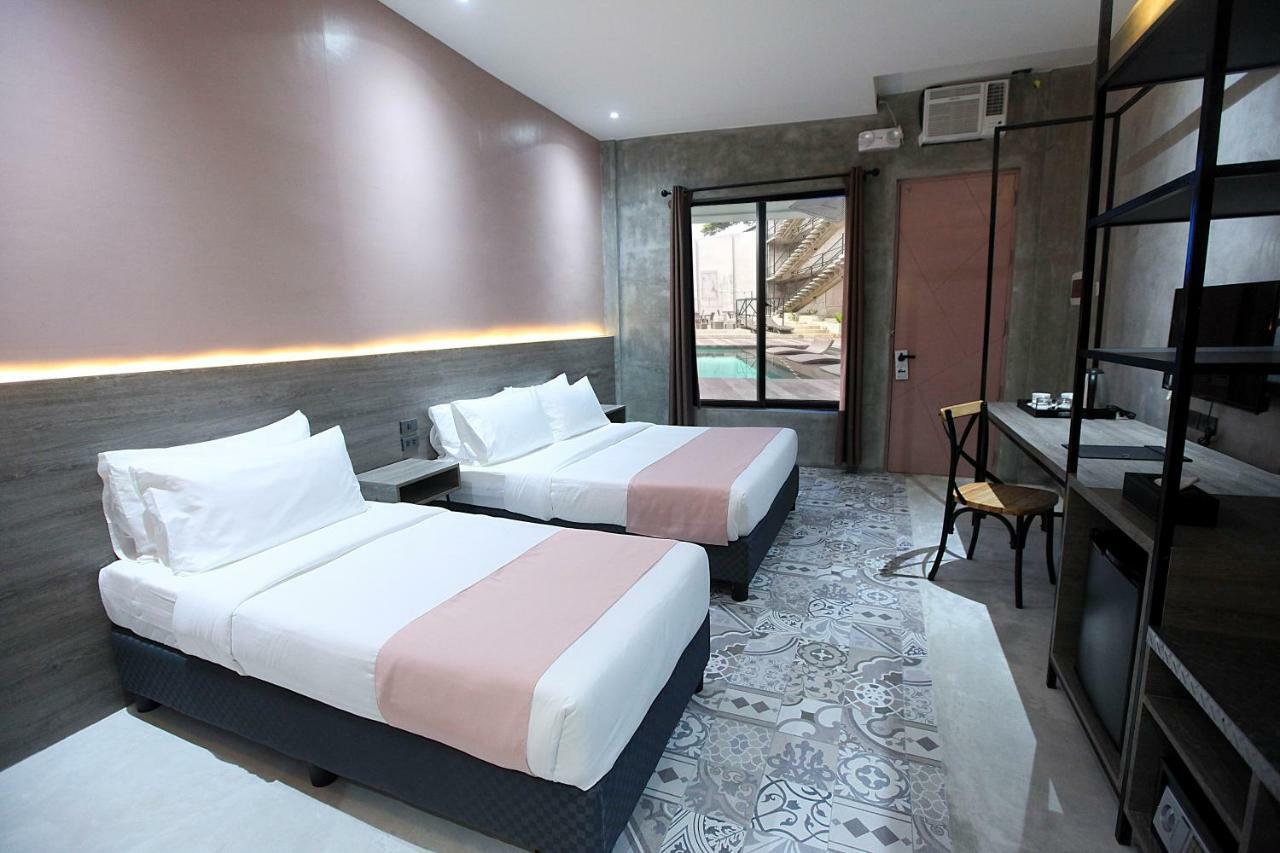 Zenvea Hotel Coron Bagian luar foto