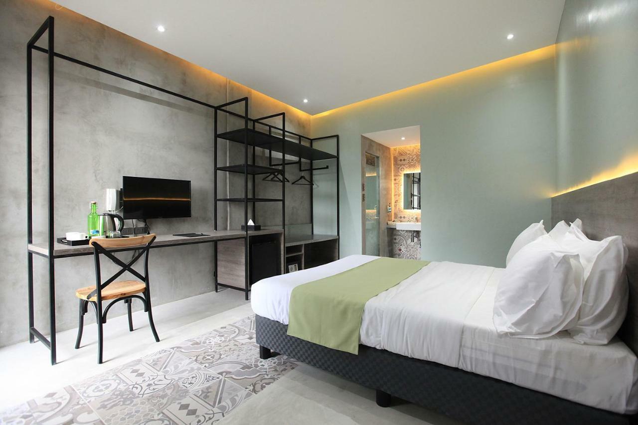Zenvea Hotel Coron Bagian luar foto